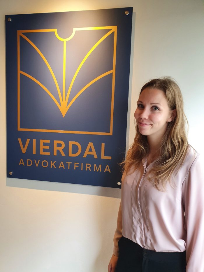 Vi gratulerer Randi Lind med advokatbevilling - Vierdal Advokatfirma AS